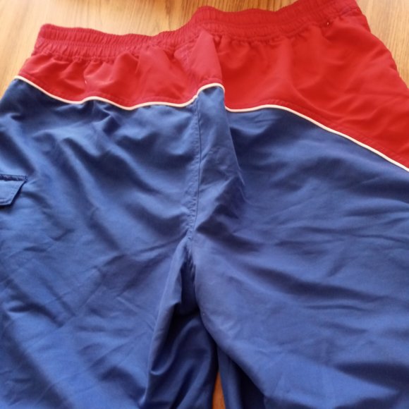 MLB PHILA PHILLIES NWOT MENS RED N BLUE W VELCRO ZIP BOARD SHORTS SZ XL - Picture 3 of 4